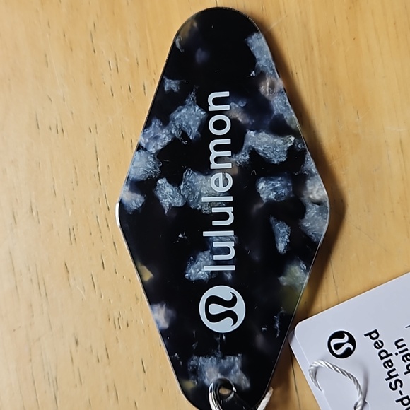 LULULEMON KEYRING - Picture 2 of 10